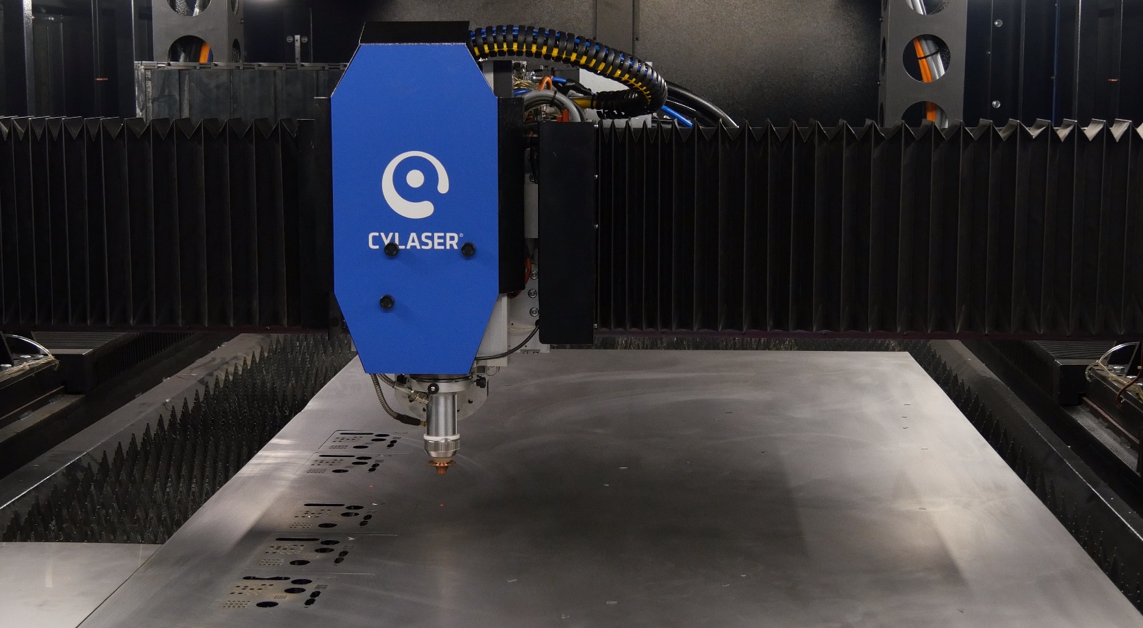 _sistema_taglio_laser_fibra_cy_laser_CY2D-LM3015