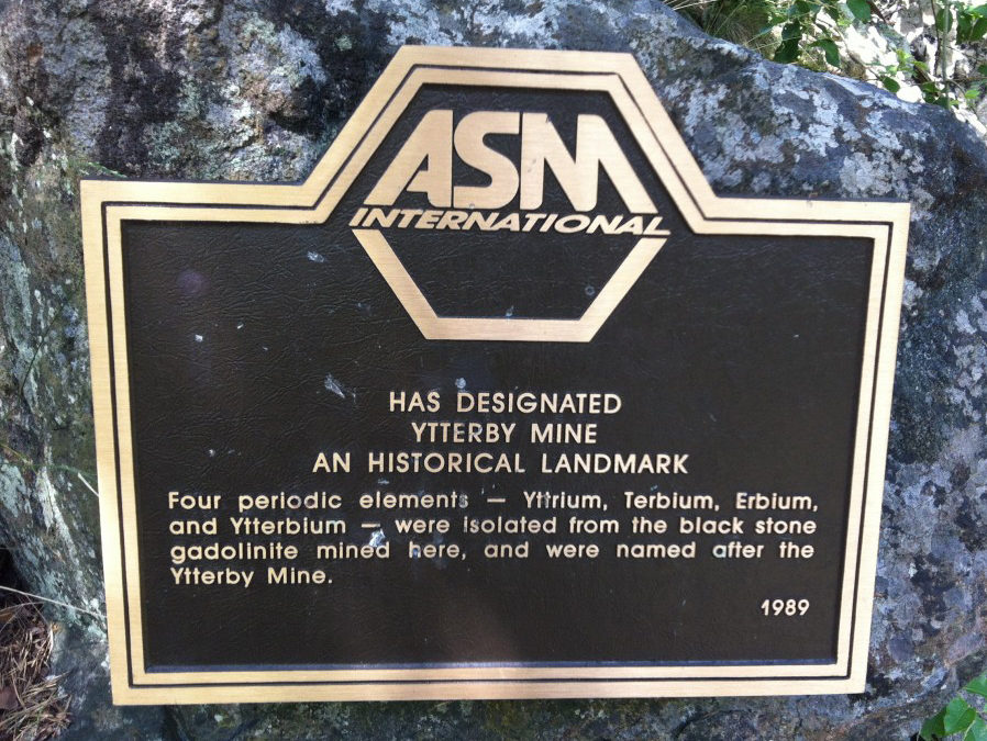 A MINE IN THE HEART OF CYLASER